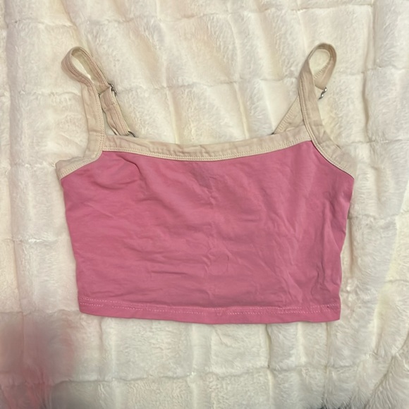 pink cropped tank top - Picture 3 of 4